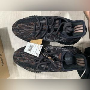 Yeezy boost 350 (brand new w/ tags)
